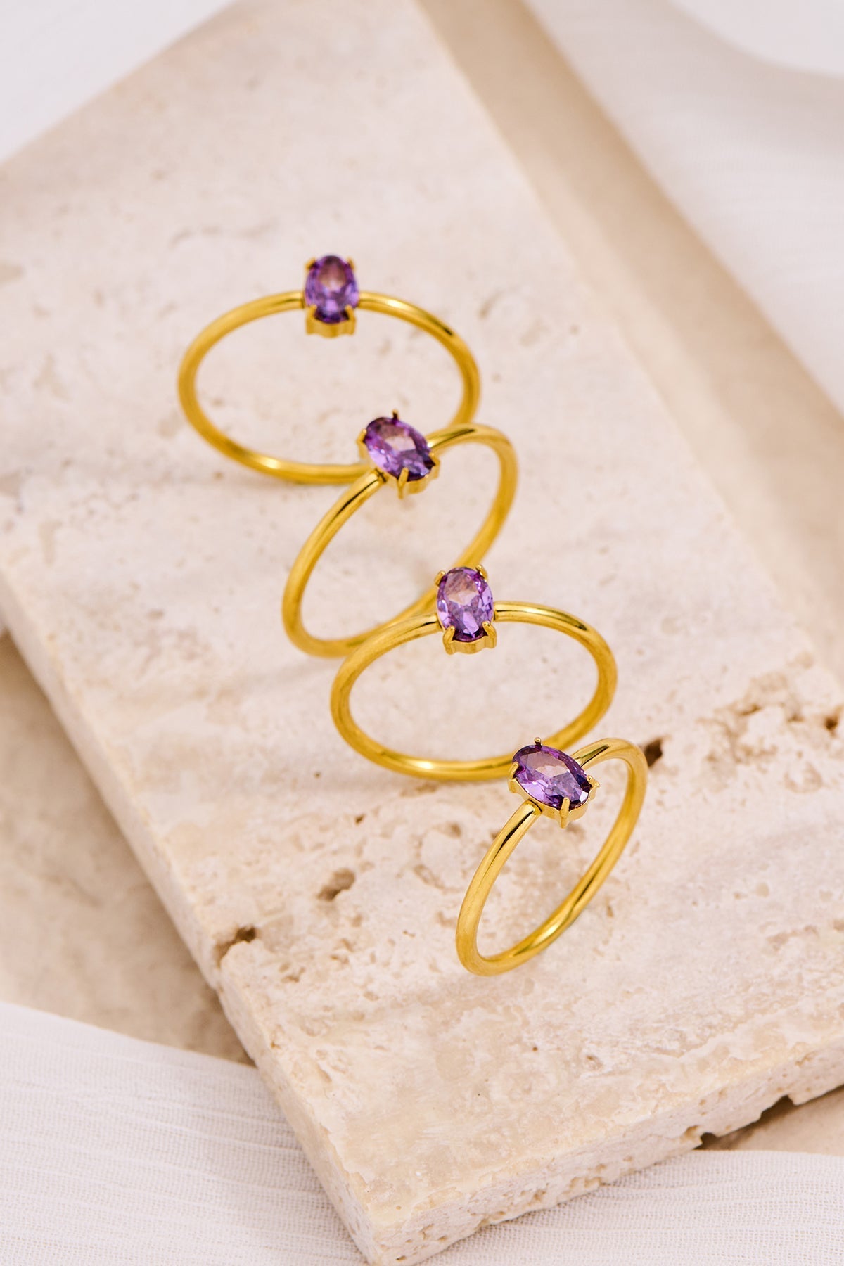 Mor Oval Taşlı Yüzük